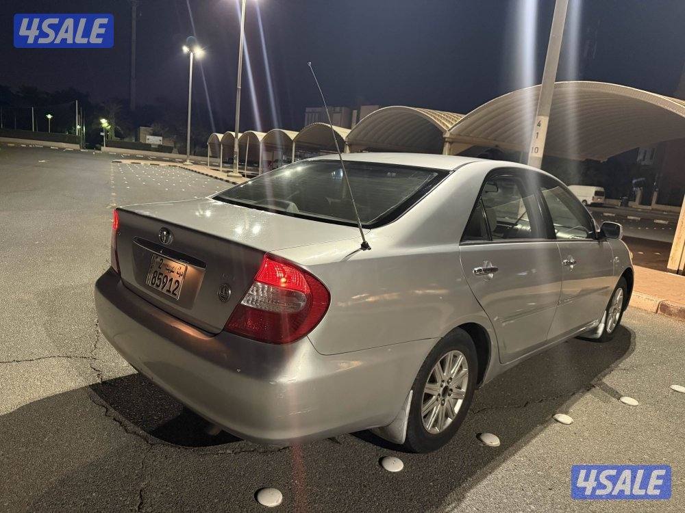 كامري موديل ٢٠٠٤ للبيع0