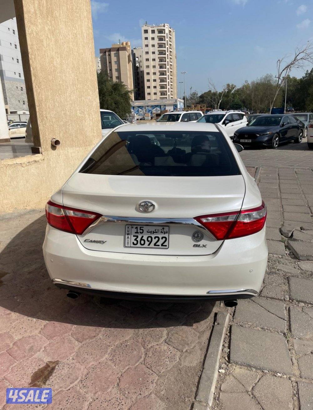 كامري ٢٠١٧ كامل المواصفات ماعدا الفتحة14