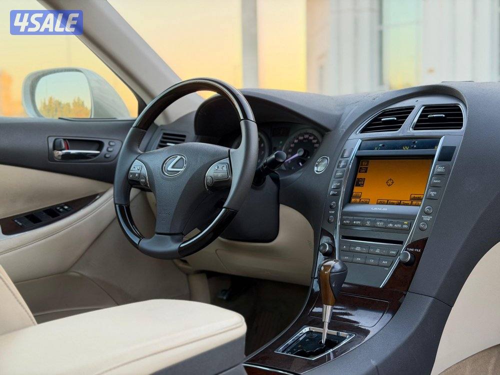 للبيع لكزس ES350 موديل 2010 وارد الساير7