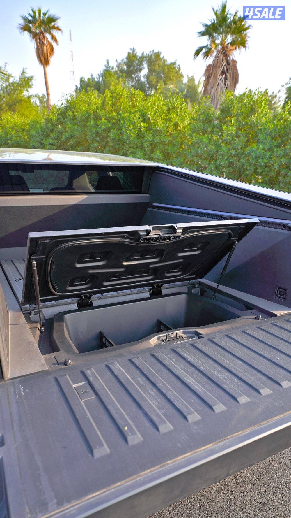 ‏TESLA CYBERTURCK ‏Foundation SERIES 202412