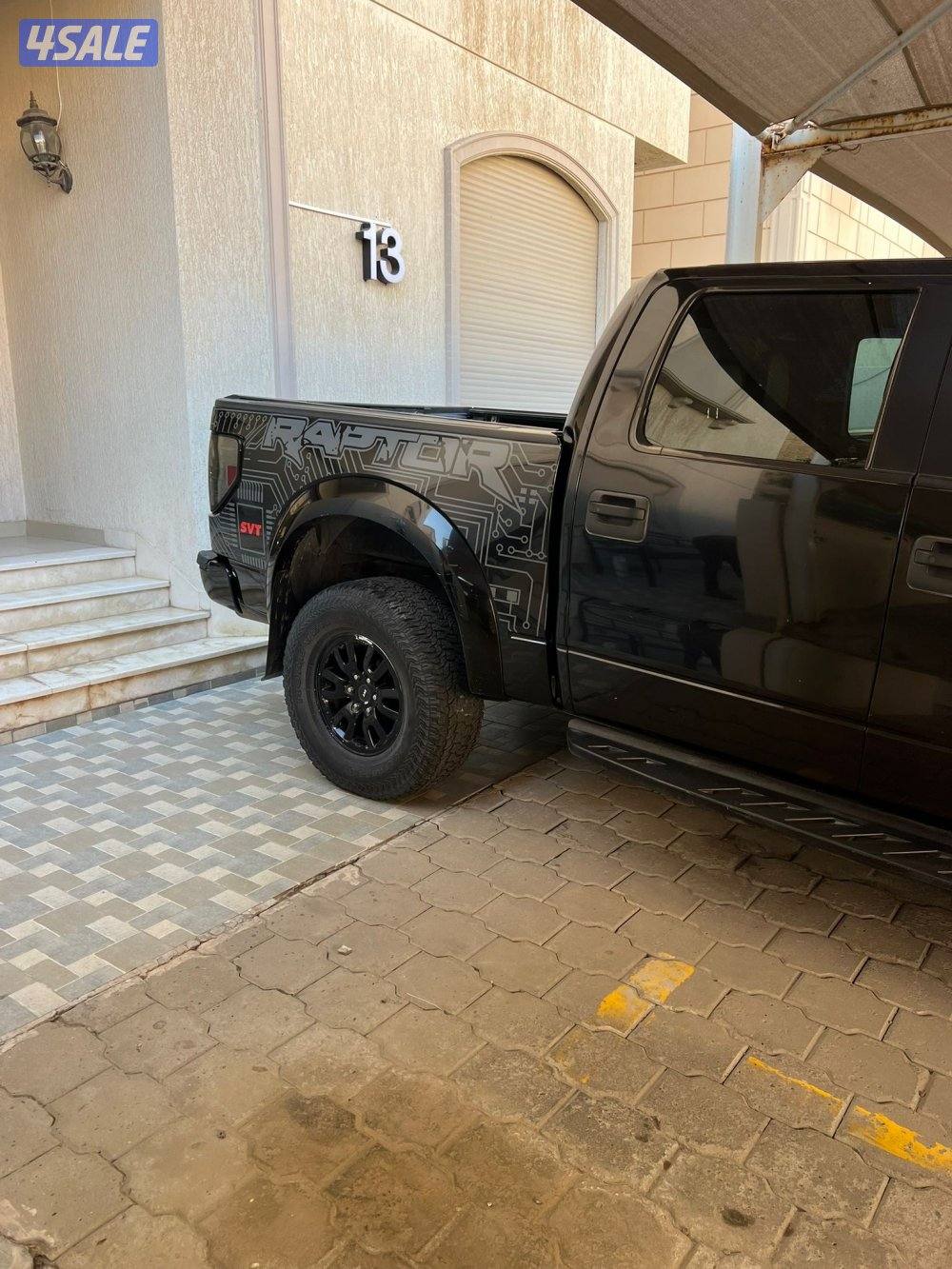 2011 Ford F-150 Raptor3