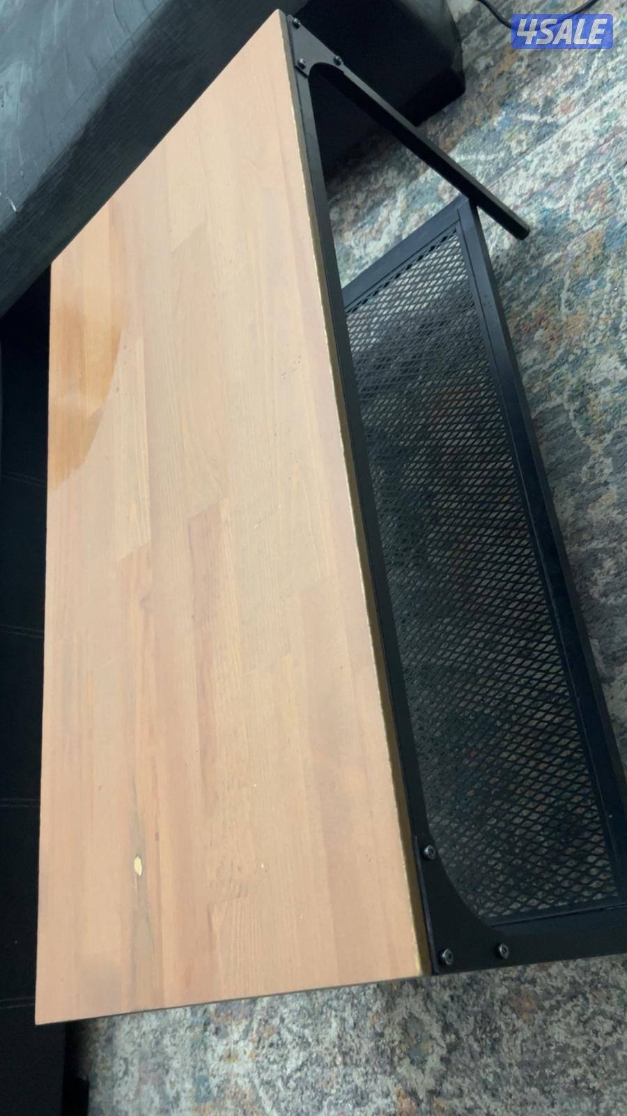 طاولات تلفزيون ووسط وقهوه بحالة ممتازة1