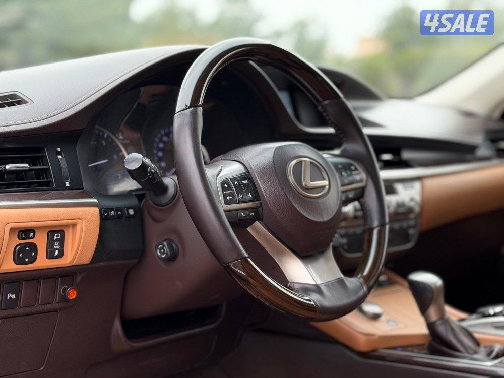 للبيع لكزس ES350 موديل 2018 وارد الساير7