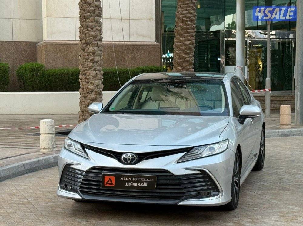 كامريV6 LIMITED EDITION موديل2023 عداد37الف وارد الساير0