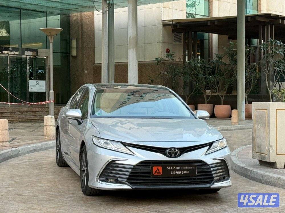 كامريV6 LIMITED EDITION موديل2023 عداد37الف وارد الساير1