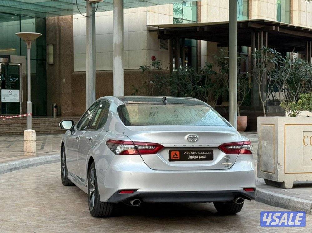كامريV6 LIMITED EDITION موديل2023 عداد37الف وارد الساير2