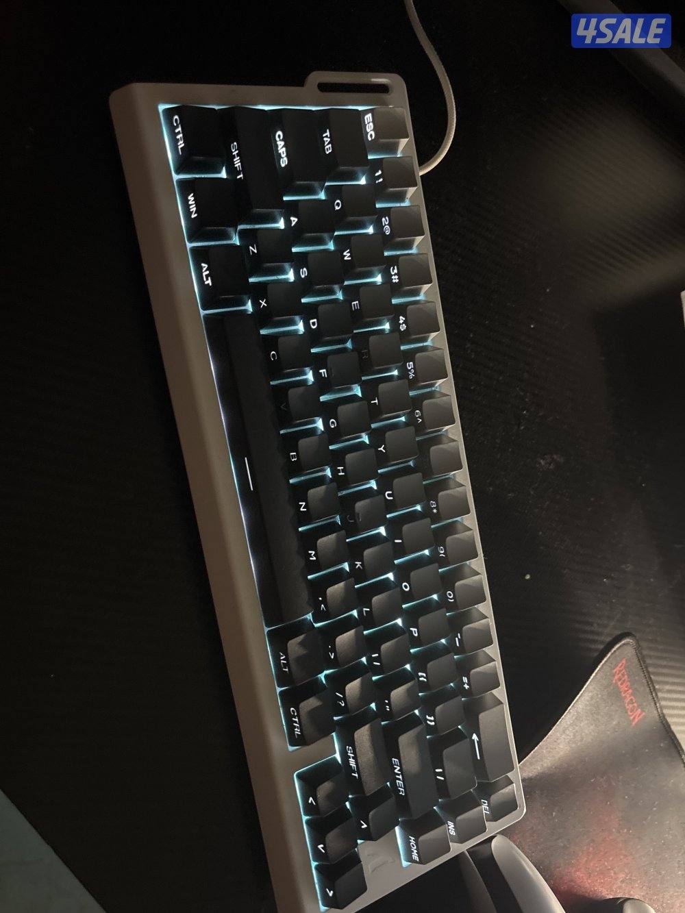 بيسي rtx 3060ti معالج i5-الجل العاشر معى كلشي الطاوله او كرسي او شاشه1