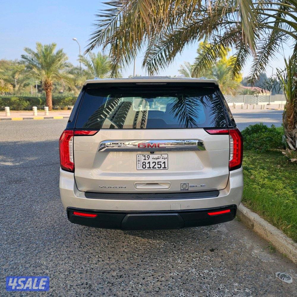 GMC Yukon XL SLE 20215