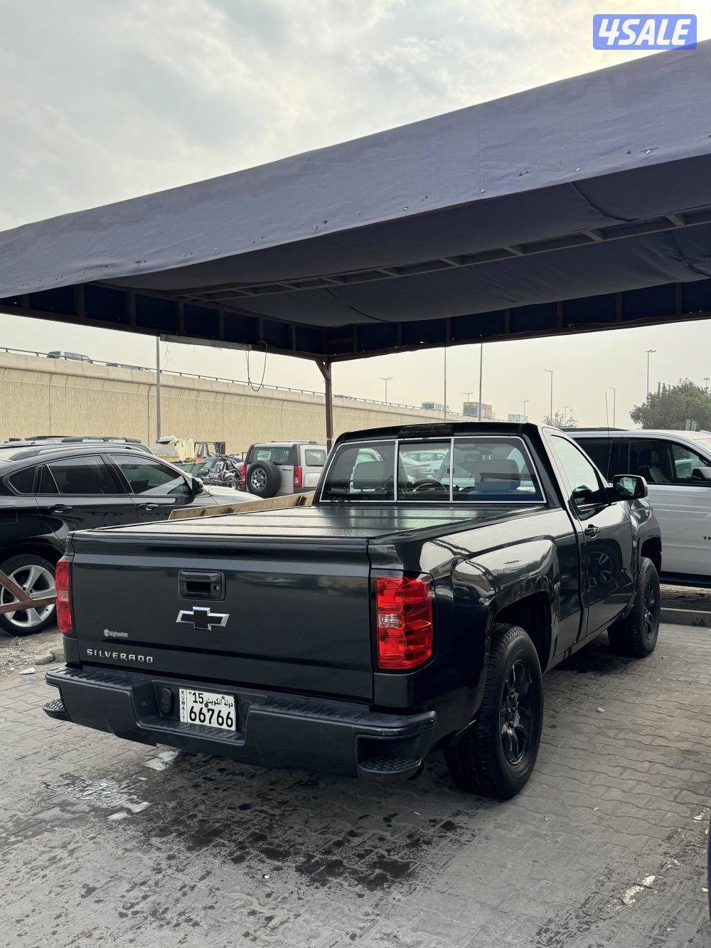 للبيع سلفرادو موديل ٢٠١٧ LS لون رمادي ماشي (٣٠٠٠،٠٠٠)0