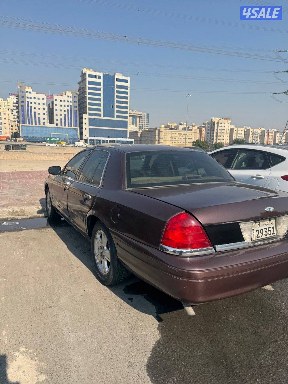 فورد فكتوريا ٢٠١٠ممتاز ومكيف ثلج ماتشتكي من شي1