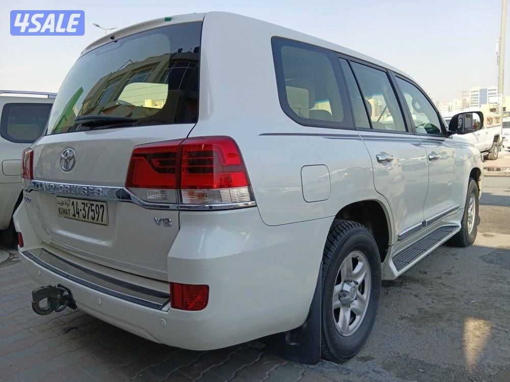 لاند كروزر GX.R وارد قطر موديل 2016 ماشي 421الف قير عادي4