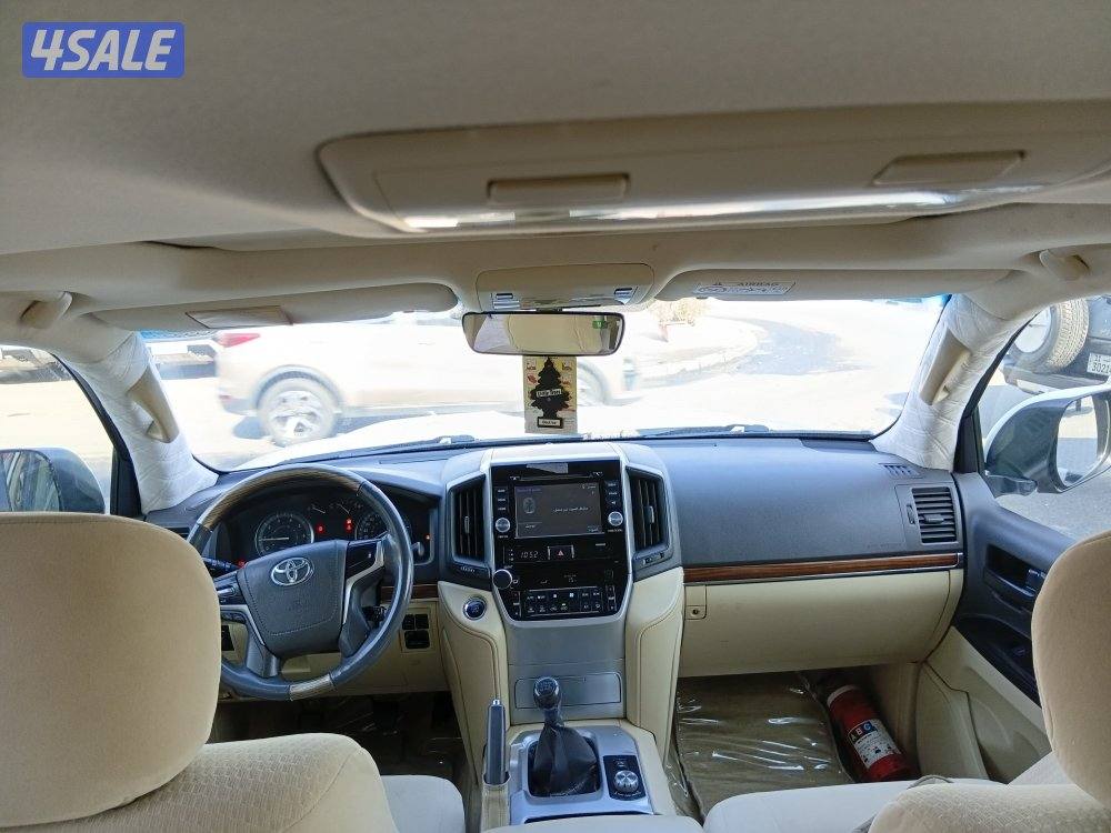 لاند كروزر GX.R وارد قطر موديل 2016 ماشي 421الف قير عادي7