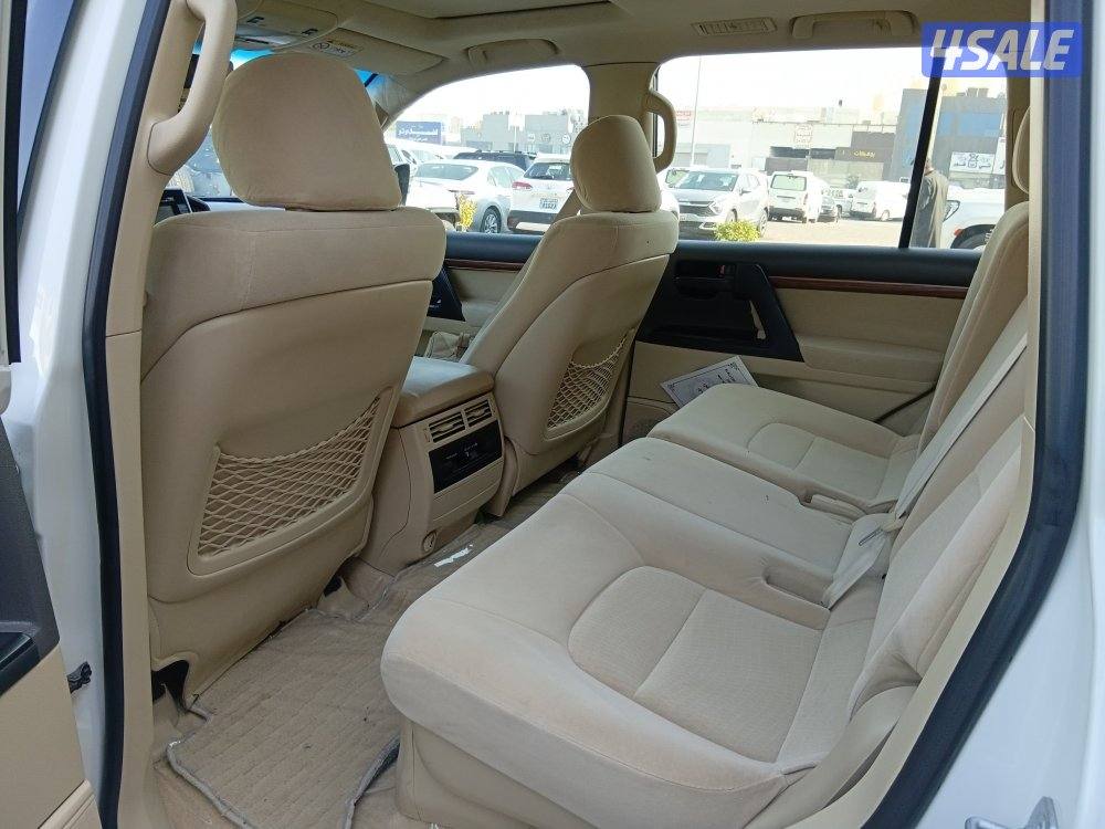 لاند كروزر GX.R وارد قطر موديل 2016 ماشي 421الف قير عادي8