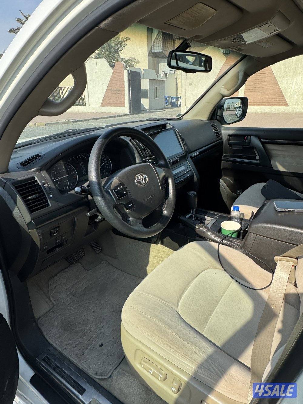 لاندكروزر 2011 بحالة الوكالة3