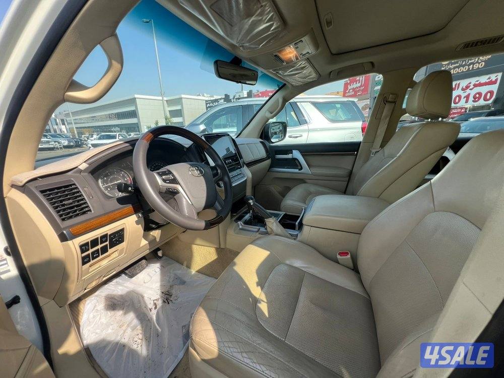 لاندكروزر GXRV84