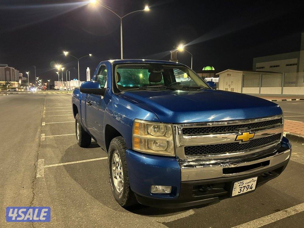 للبيع وانيت سلفرادو ٢٠٠٩2