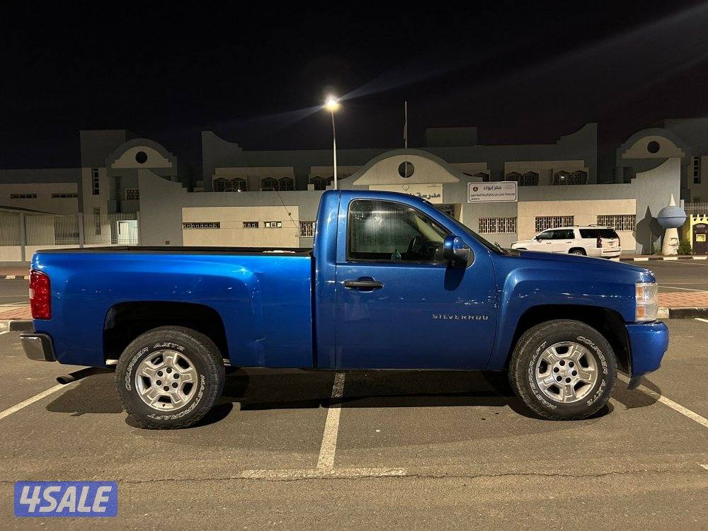 للبيع وانيت سلفرادو ٢٠٠٩3