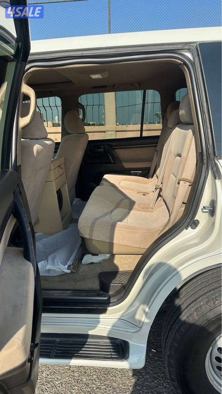 لاندكروز موديل 2010 قير عادي5