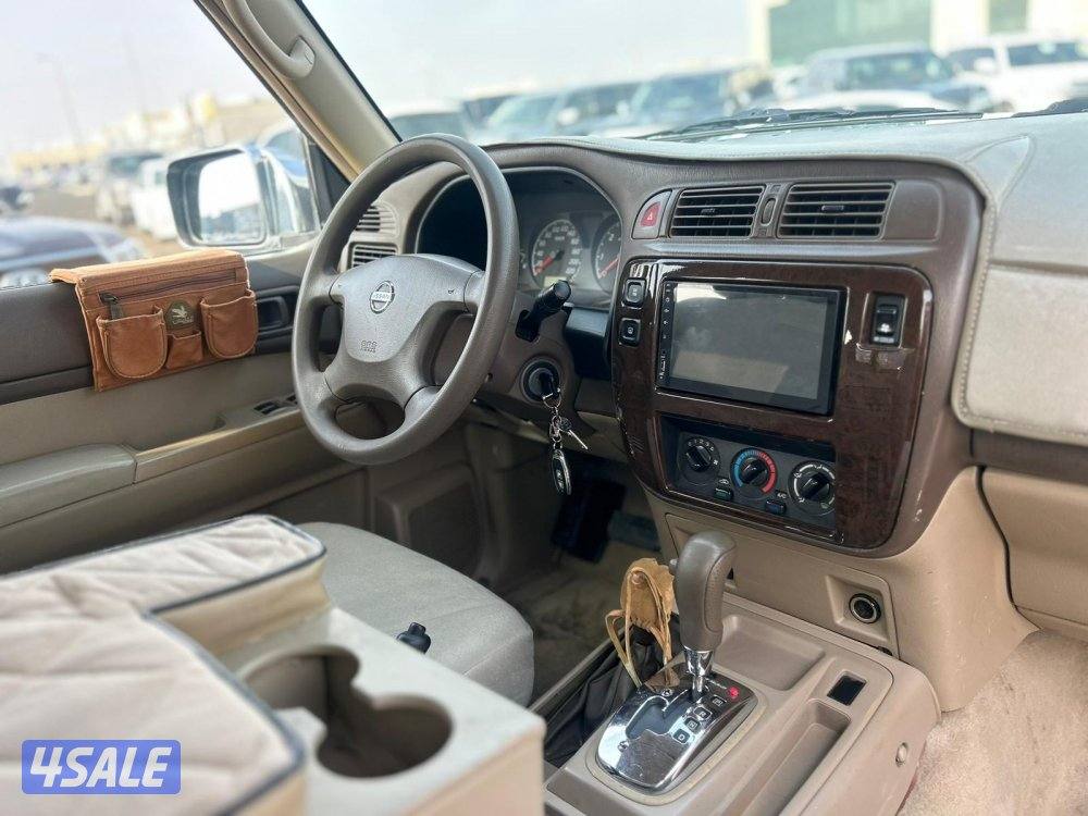 نيسان باترول سفارى موديل 2002 ماشى 505.000 k.m7
