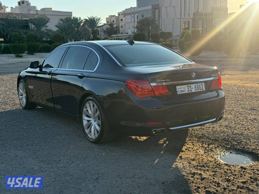 للبيع  بي ام دبليو  740 iL  ‏تيربو 6 سلندر موديل 2009  عداد 189 الف2