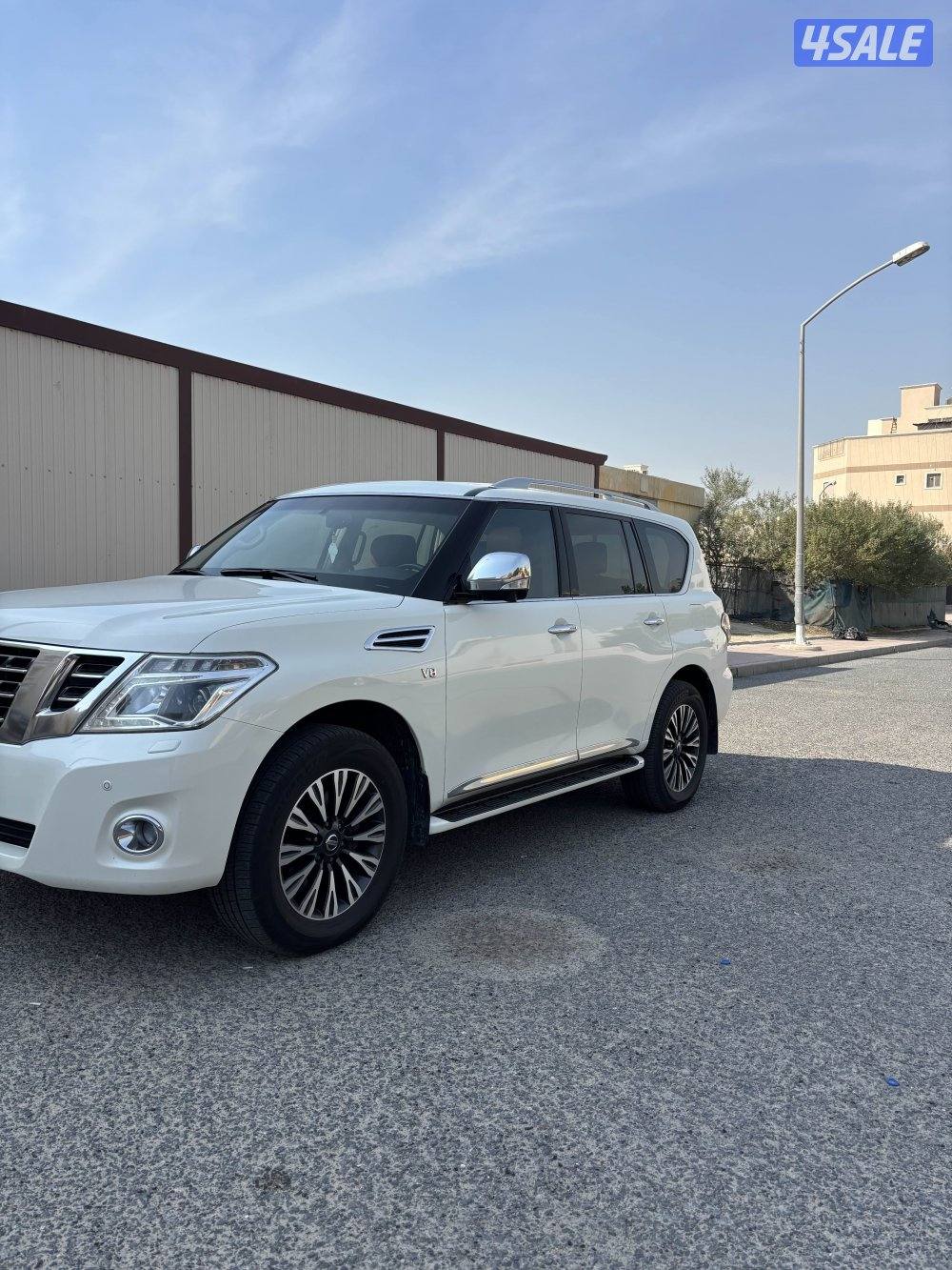 نيسان باترول ابيض 2015 صبغ الوكاله1