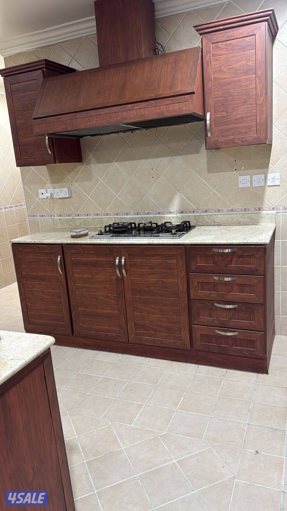 نشتري جميع انواع المطابخ الألمنيوم وستيل0