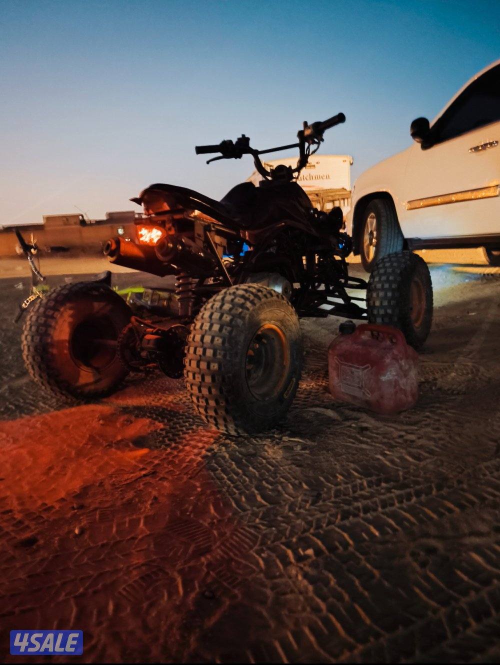 للبيع بقي بنزين 40 km/h يصلح لعمر 9 سنوات فما  فوق3