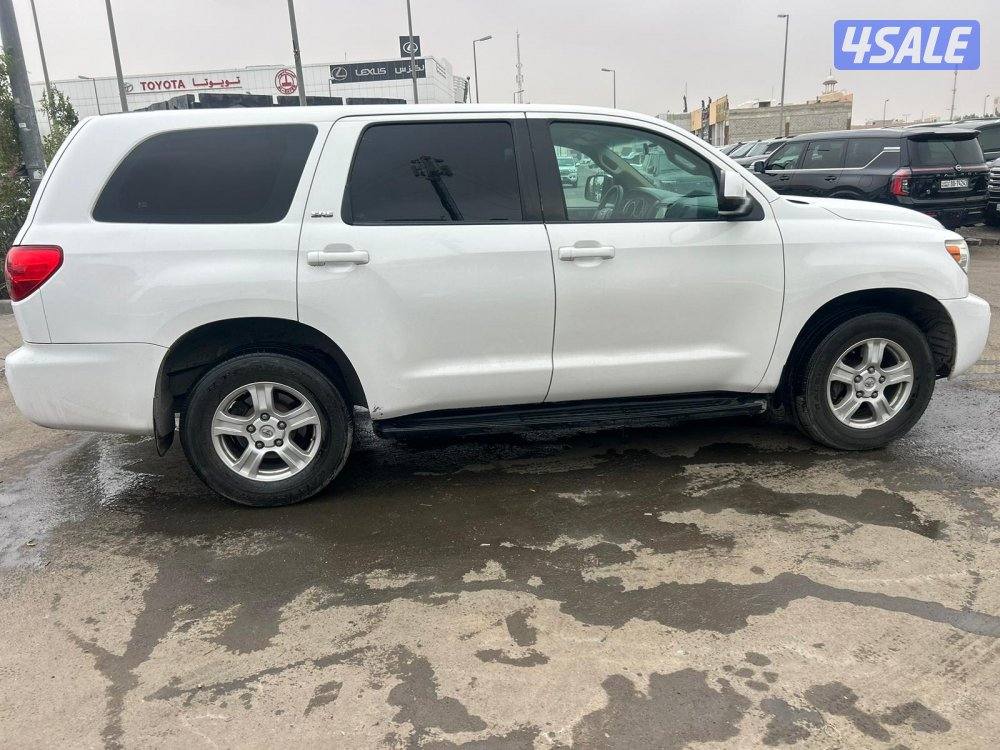 تويوتا  سيكويا SR5.V8-5.7L  موديل 20152