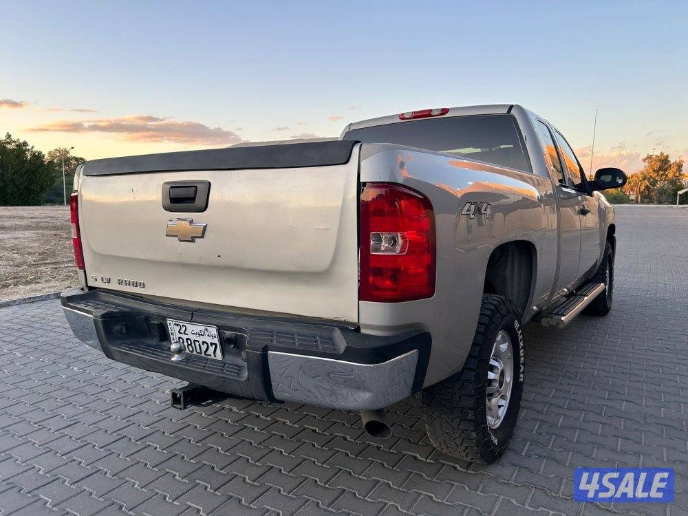 للبيع وانيت سلفرادو ٢٠٠٩ HD2