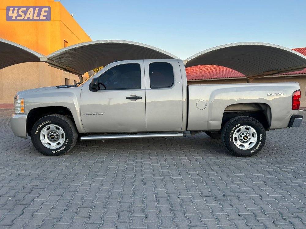 للبيع وانيت سلفرادو ٢٠٠٩ HD3