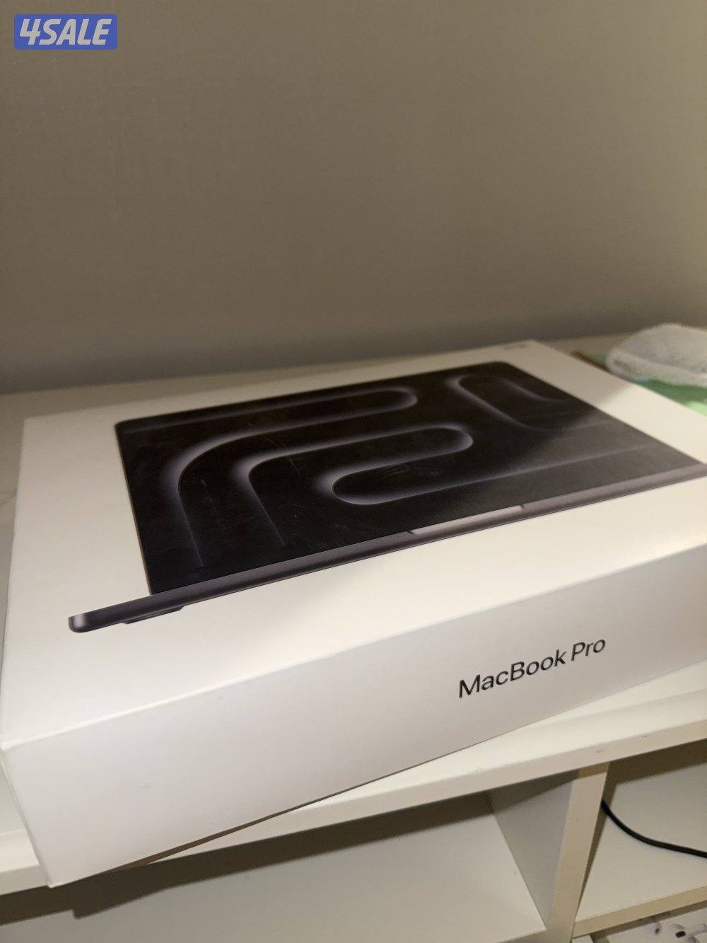 للبيع ماك بوك برو m4 كيبورد إنجليزي1