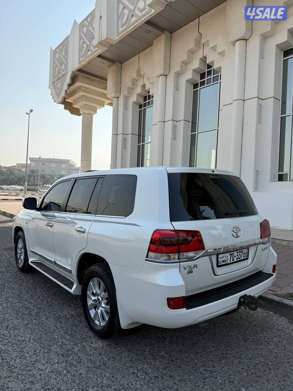 لاندكروزر 2018 VXR 5.7 .2