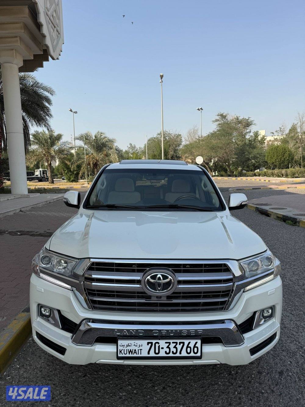 لاندكروزر 2018 VXR 5.7 .6