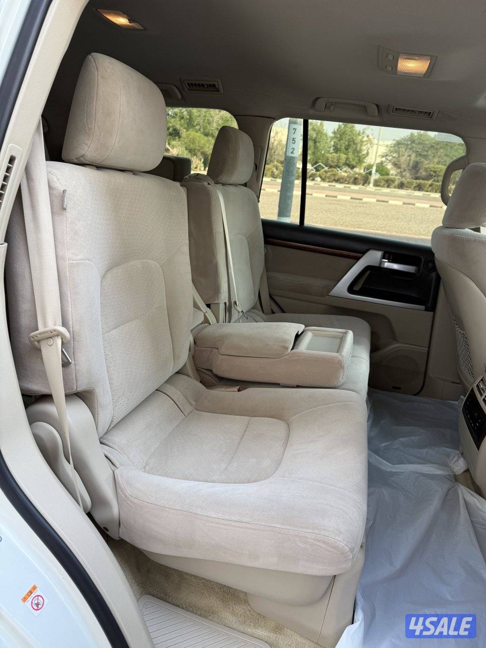 لاندكروزر 2018 VXR 5.7 .8