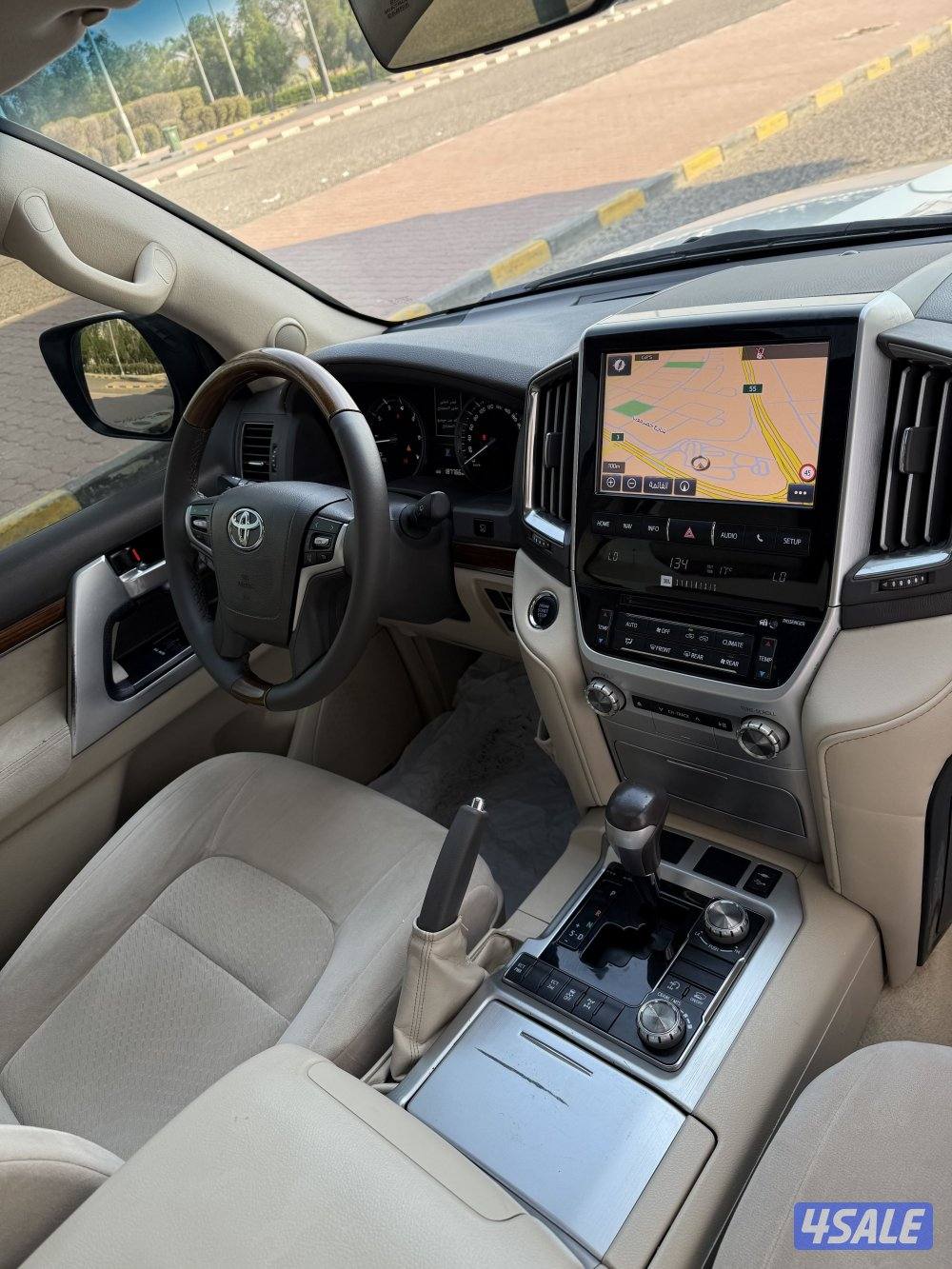 لاندكروزر 2018 VXR 5.7 .9