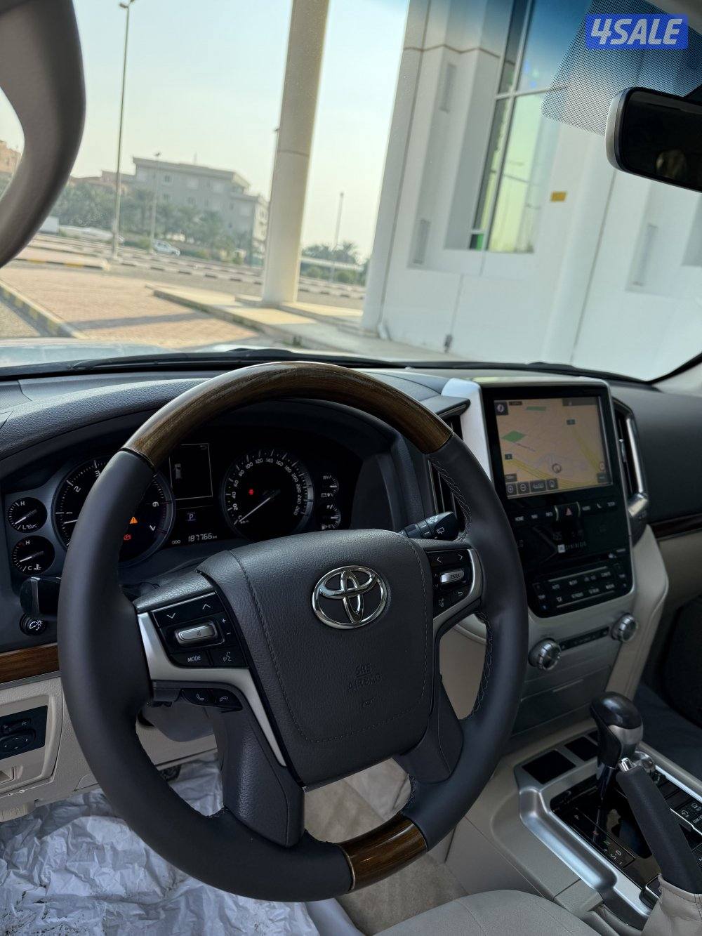 لاندكروزر 2018 VXR 5.7 .10