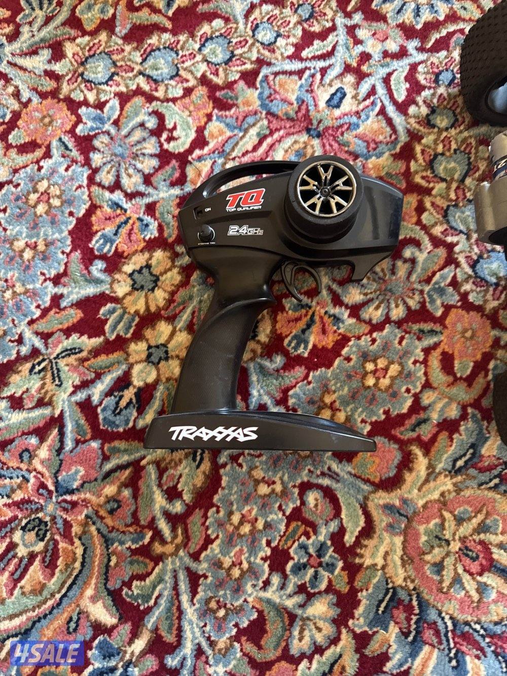 سيارة traxis rustler2