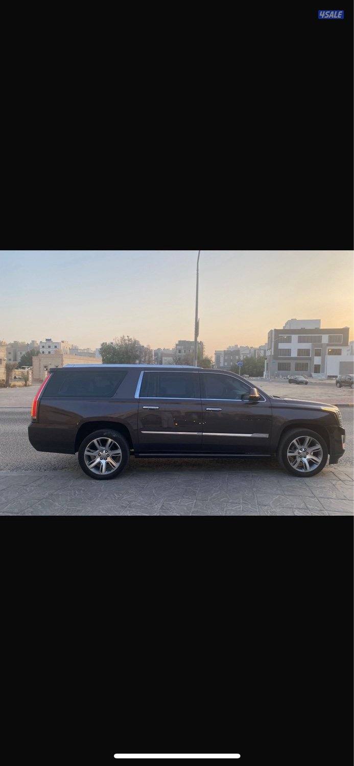 للبيع كاديلاك اسكاليد xl موديل 2016 كامل المواصفات ماشي 230 تقريبا0