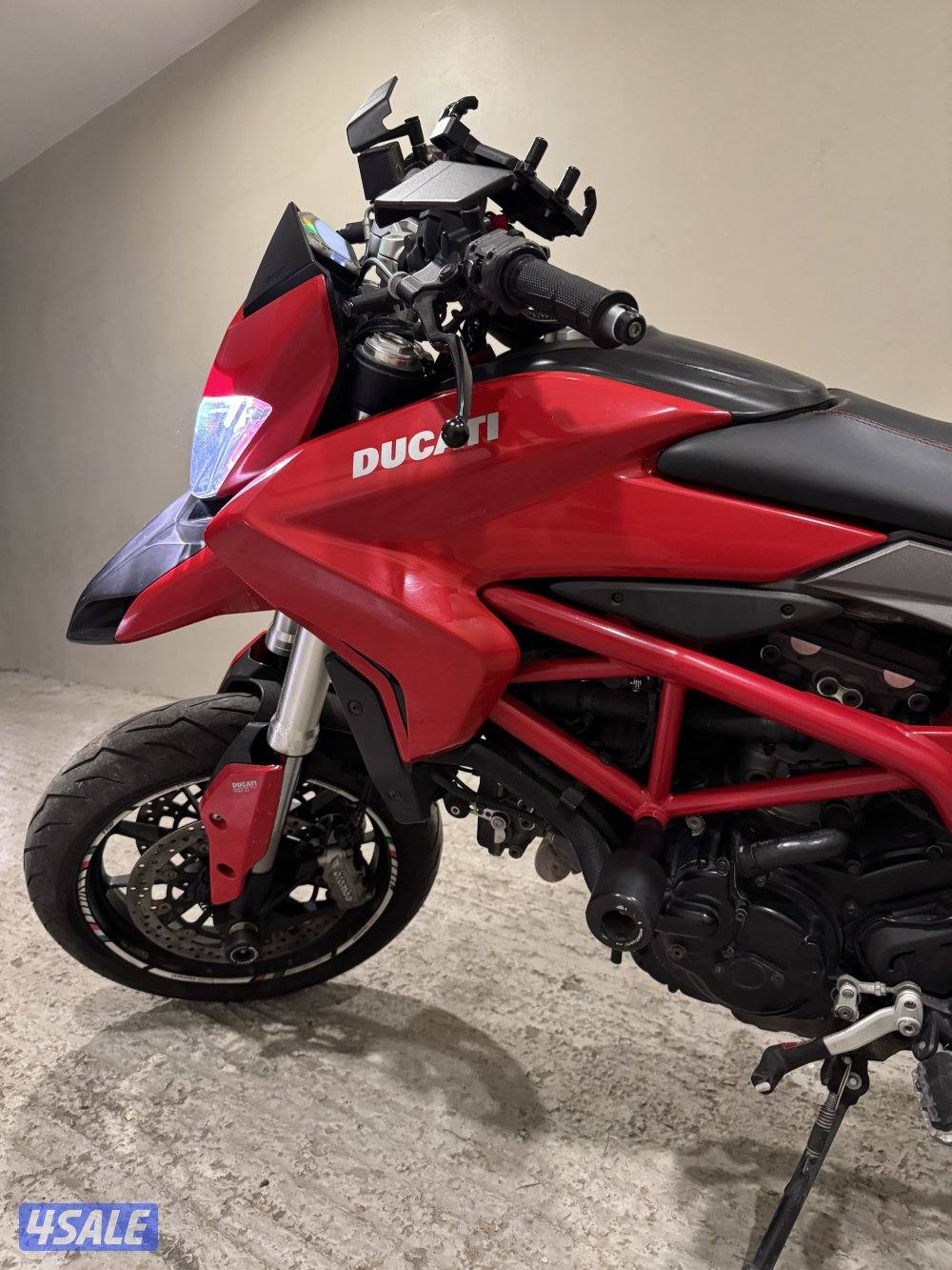 Ducati - Hypermature 8214