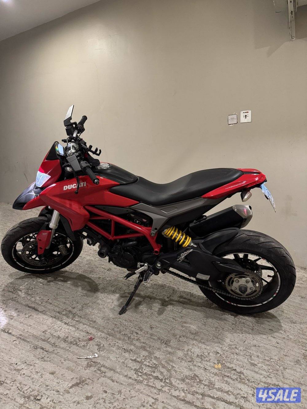 Ducati - Hypermature 8216