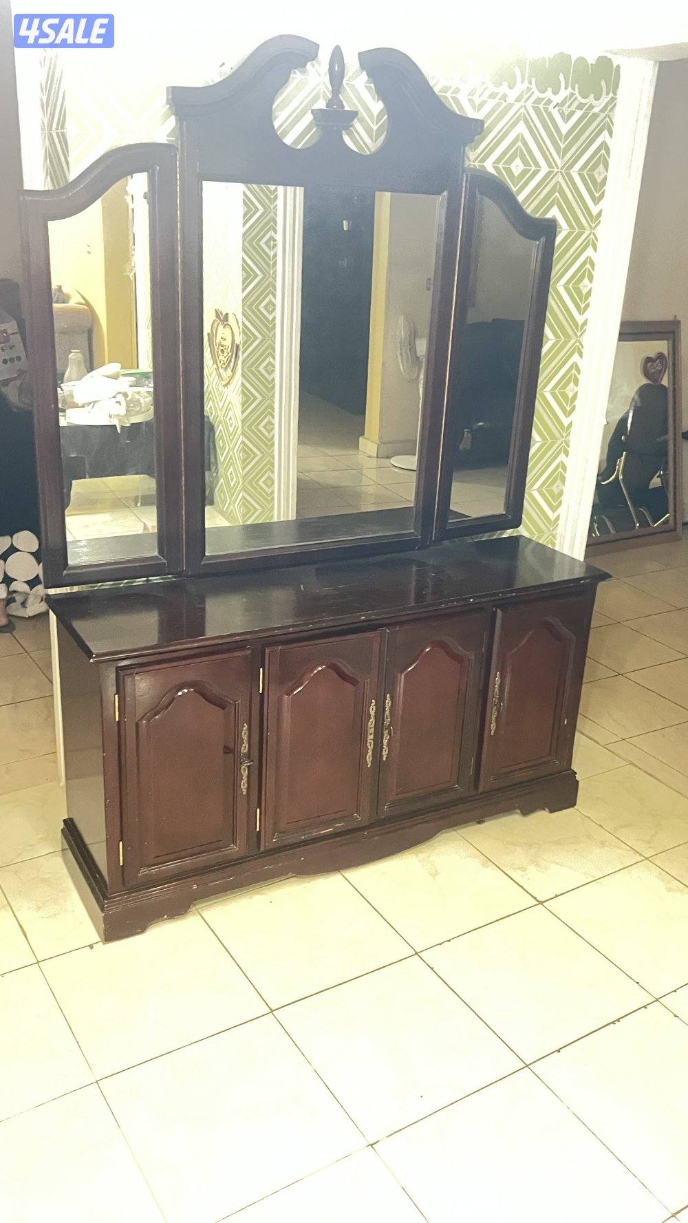 للبيع كبتات وغرف نوم جمله او مفرق0