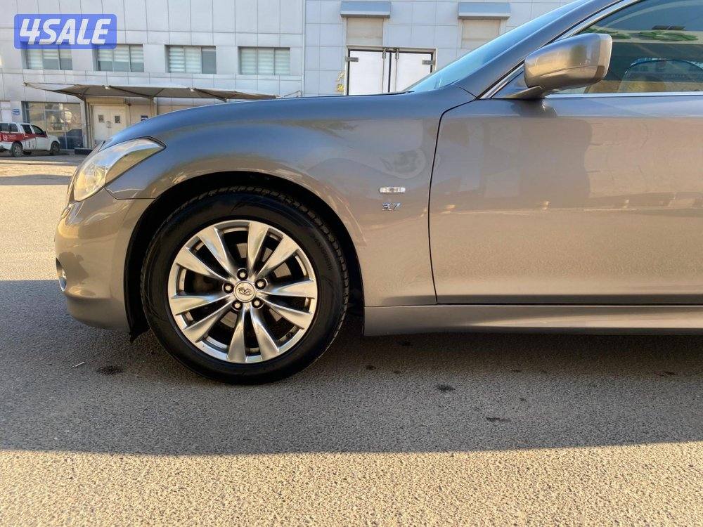 للبيع: إنفينيتي Q70 موديل 20141