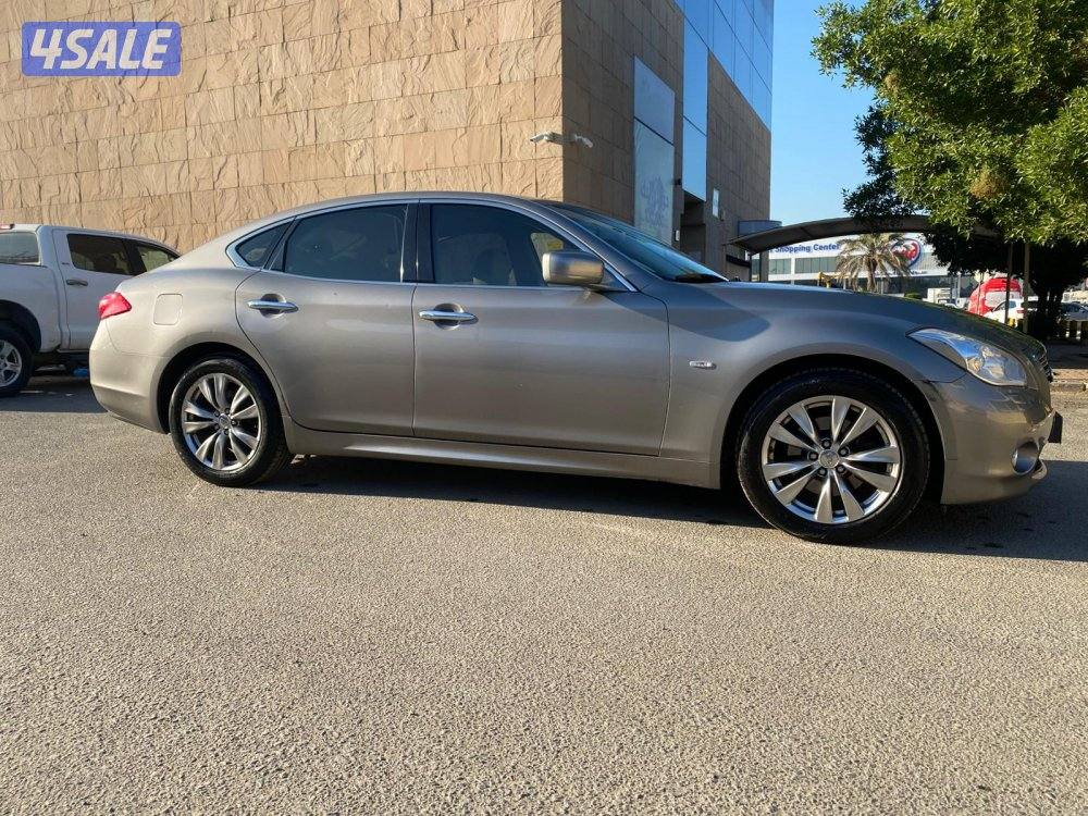 للبيع: إنفينيتي Q70 موديل 20144