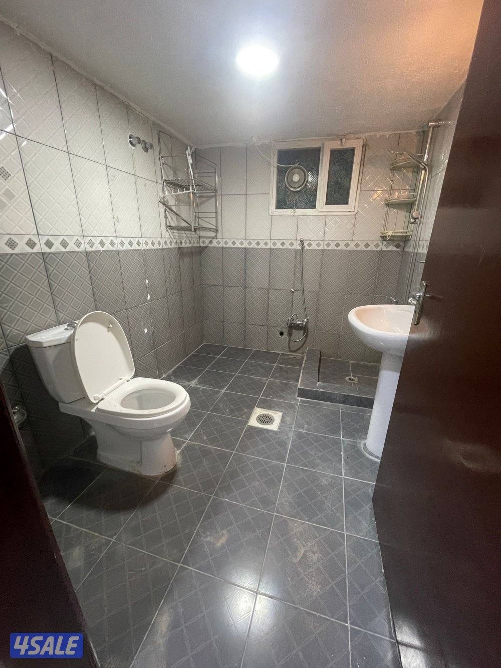 للإيجار دور ارضي3