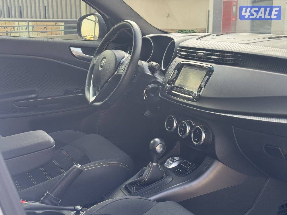 ألفاروميو جولييتا  م:2021 عداد:21 ألف تحت الكفاله سيرفس مجاني5