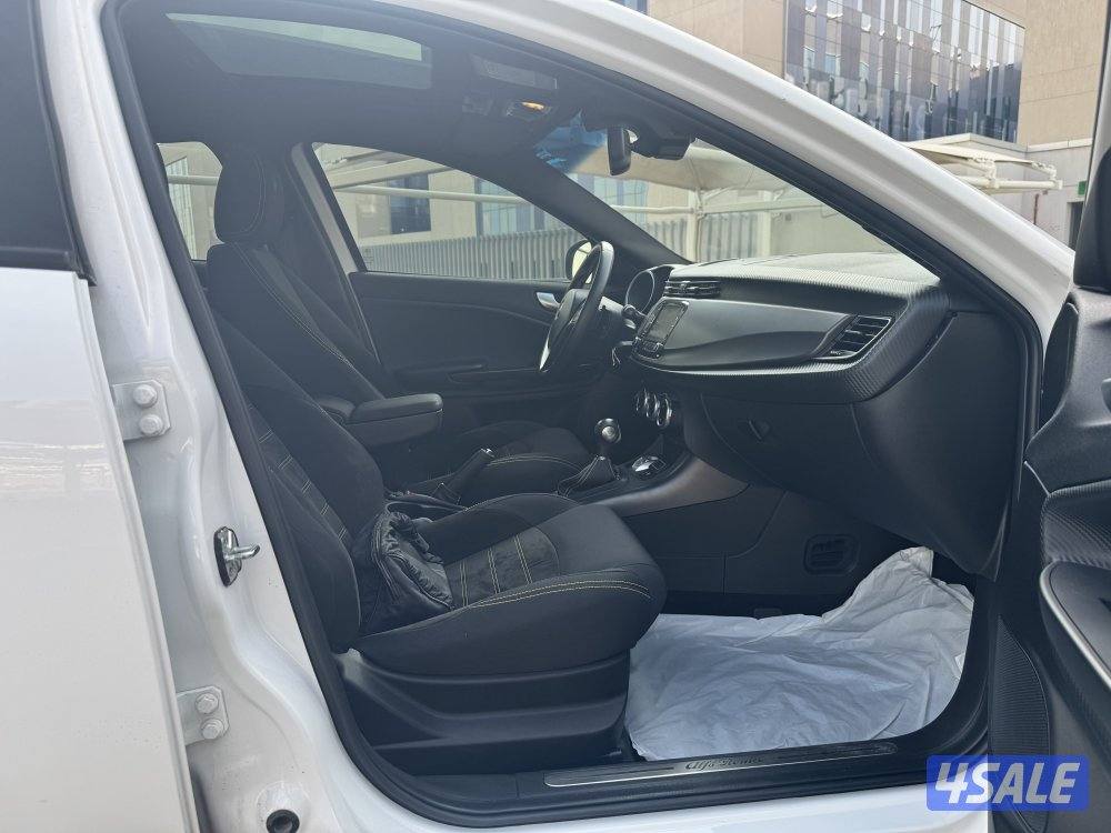 ألفاروميو جولييتا  م:2021 عداد:21 ألف تحت الكفاله سيرفس مجاني8