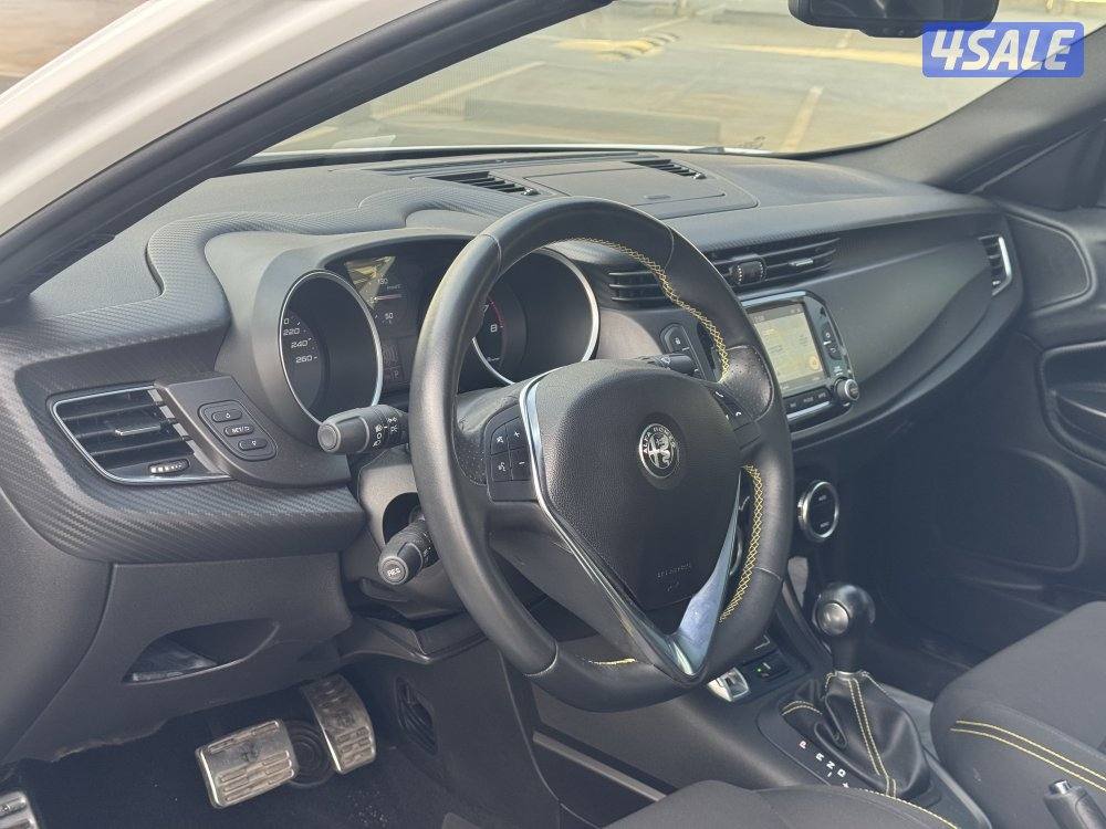 ألفاروميو جولييتا  م:2021 عداد:21 ألف تحت الكفاله سيرفس مجاني12