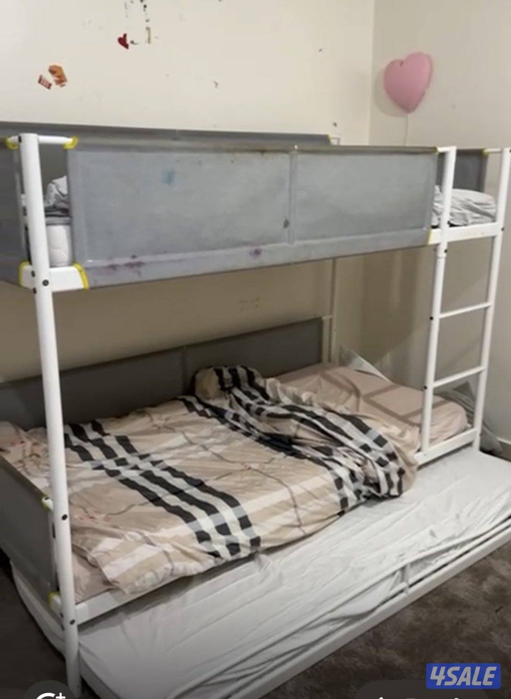 سرير طابقين مع سرير ثالث اضافي1