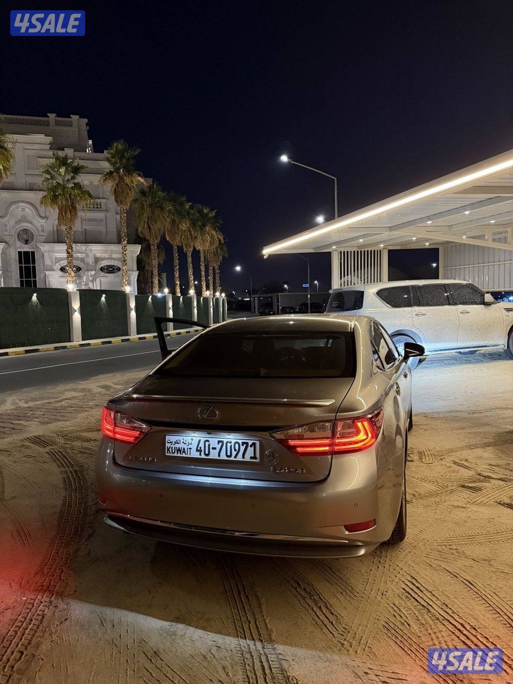لكزس es250 ماشي ١١٨4