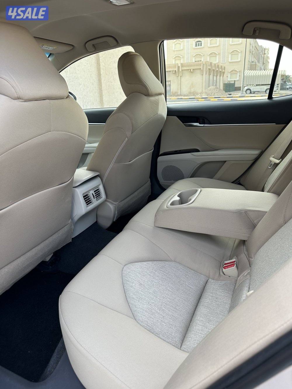 للبيع كامري 2018 صبغ الوكاله6